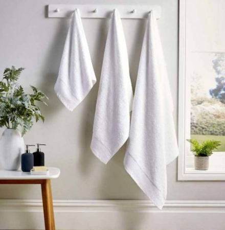 Screenshot_11 White Colour 3 Pcs Como Towel - Image 1